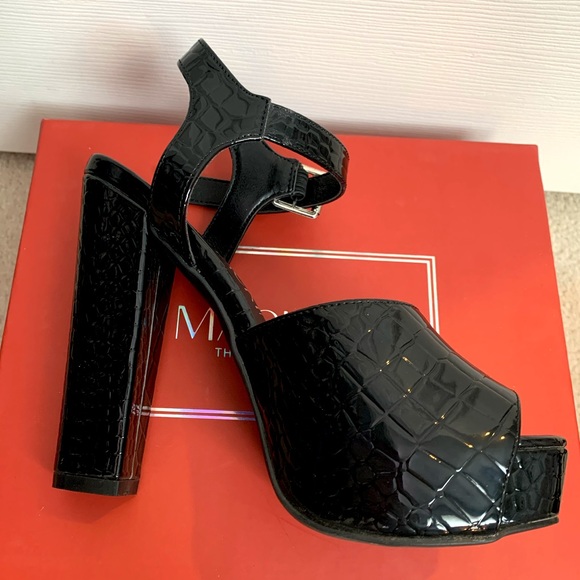 Mackin J Black Faux Leather Sleek Thick Wedged 7” Platform Heels | US Size 7W - Picture 3 of 9